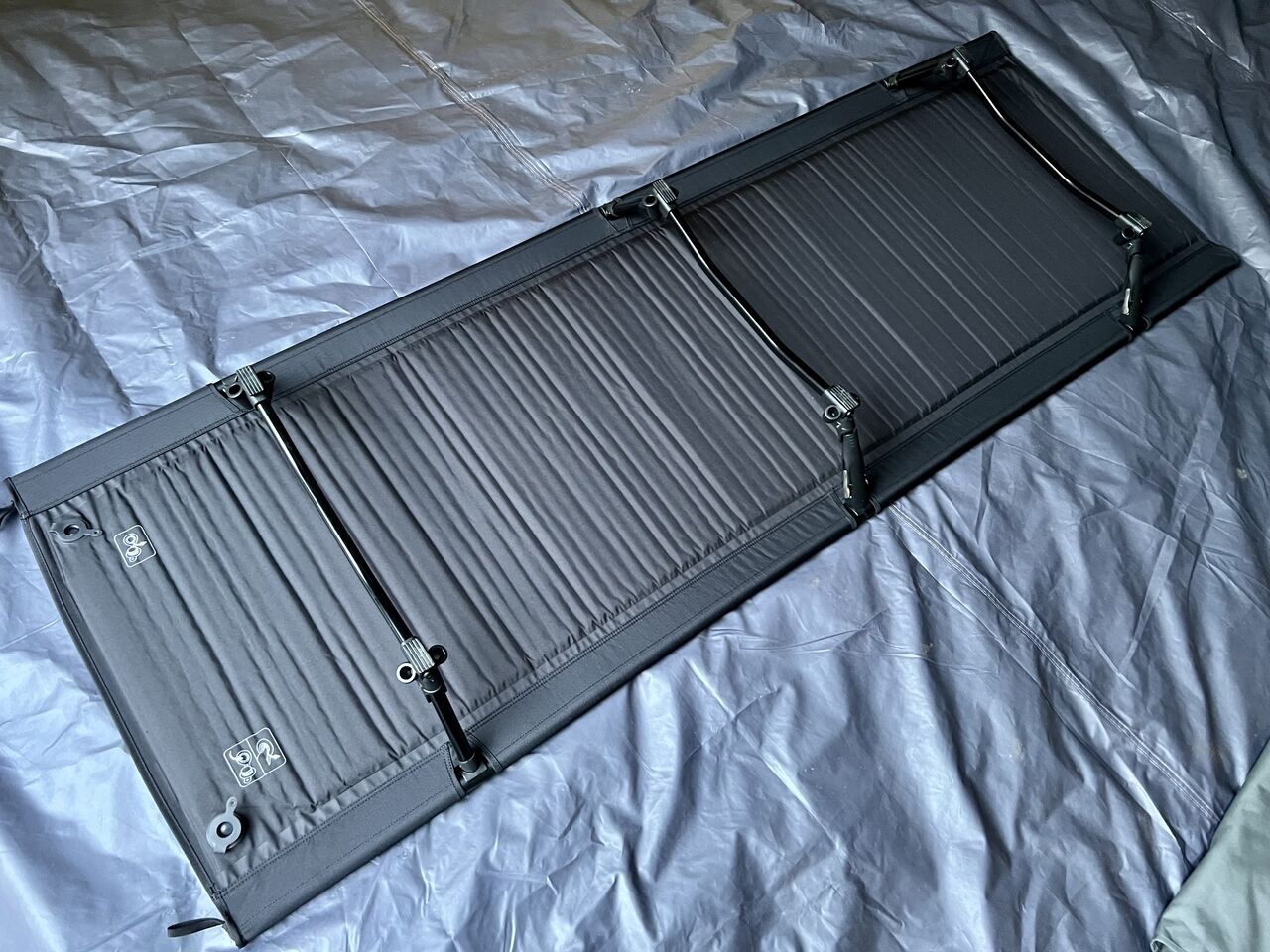 タクティカルコットをインフレータブル化できるシート「Helinox