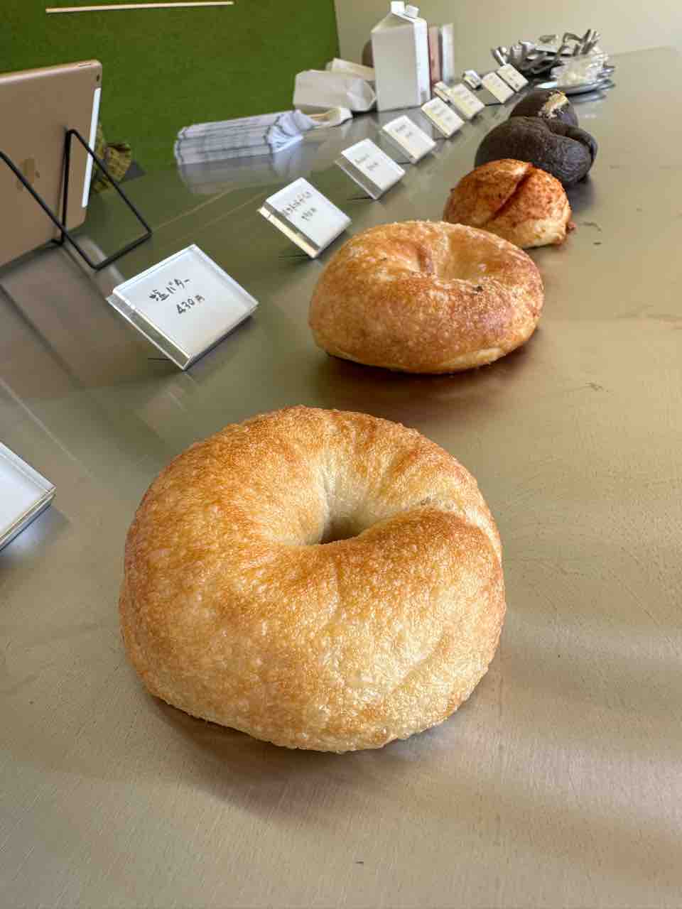 話題の人気 開店'25】松山市松末1丁目に「KIJIUMA BAGEL(キジウマベーグル その他