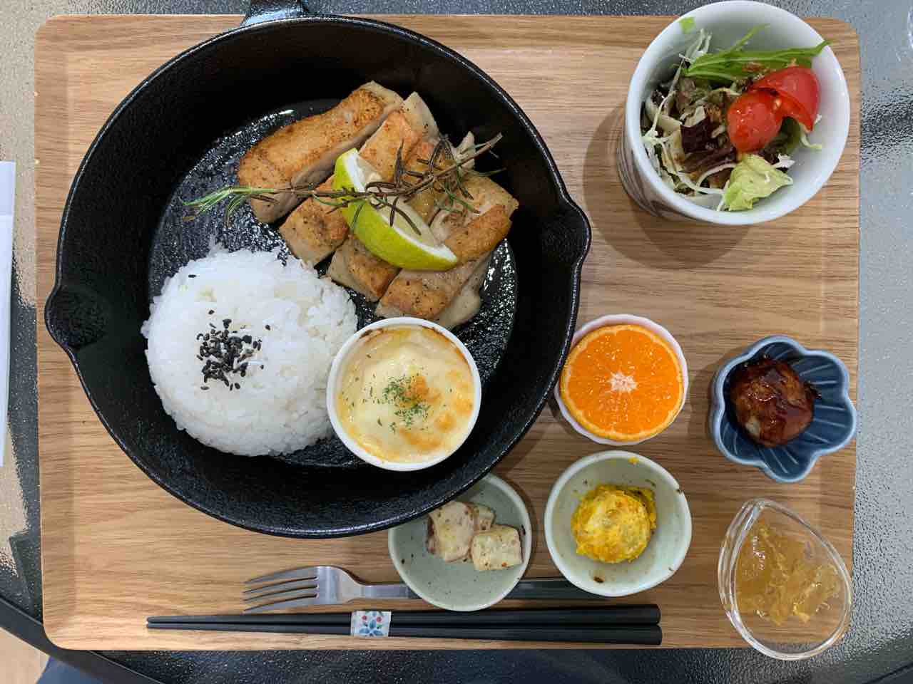 カフェ メゾン ヴォイス は愛媛県松前町にある女子会ランチにお勧めのお洒落カフェ 中予 愛媛 つーしん