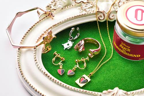 ふしぎの国のアリス 70周年記念アイテム第2弾がディズニーストアに登場 落穂log