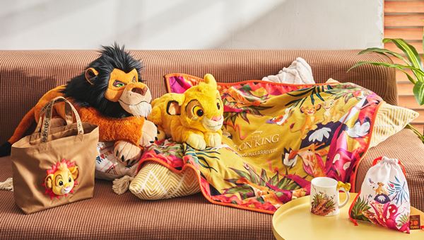 ディズニー ライオン・キング シンバ　ラグ ディズニーストアに『ライオン・キング』公開30周年を記念した