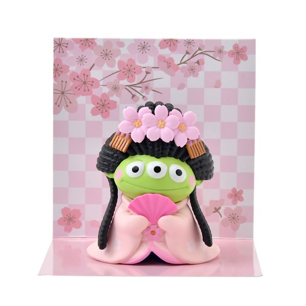 ディズニーストアにお花見を楽しむプーさんなど、桜をテーマにした