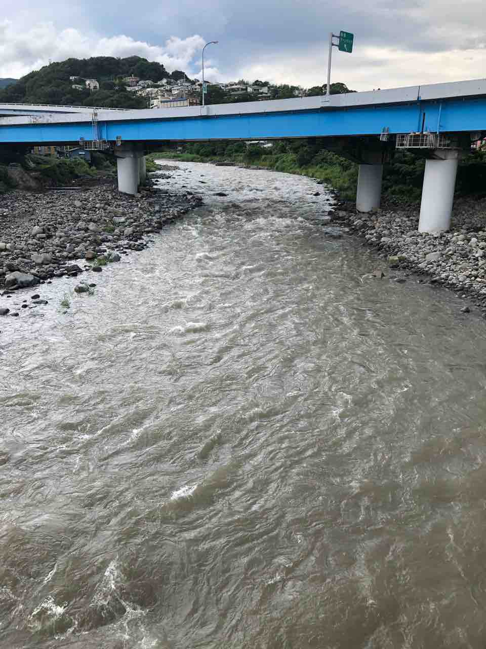 今日も芦ノ湖放水しっぱなし 小田原早川 渓流じじいの釣りブログ 今日も芦ノ湖放水しっぱなし 小田原早川 渓流じじいの釣りブログ