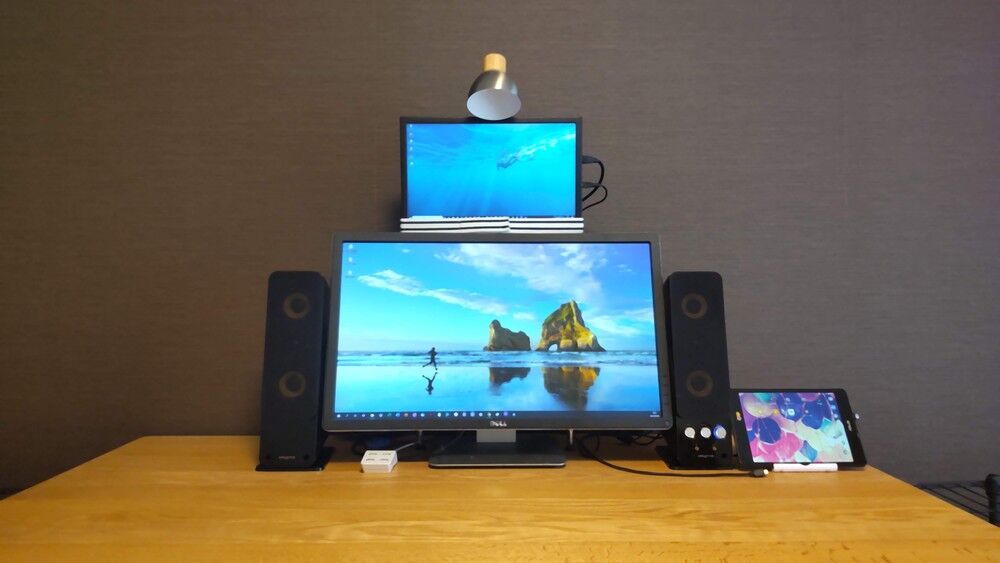 省スペース 上下デュアル ディスプレイ おすすめ小型液晶モニター Wimaxit M1330 を メインモニターの上下に置く Tumugi 省スペース 上下デュアル ディスプレイ おすすめ小型液晶モニター Wimaxit M1330 を メインモニターの上下に置く Tumugi