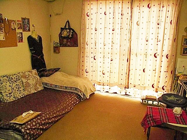 ご覧ひきこもりの割には綺麗な部屋ダ 小高千早の毎日生ハム