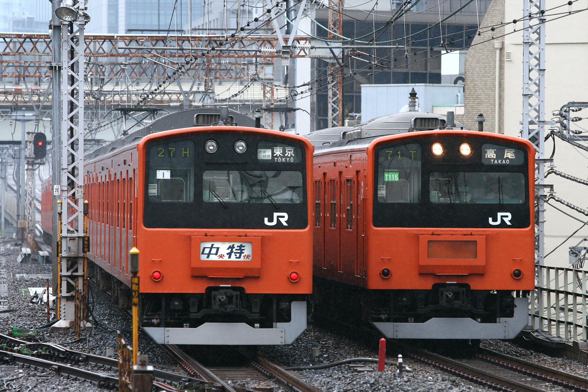 中央線を走るオレンジ色の電車 Odapedia 小田急を中心とした鉄道に関するブログメディア