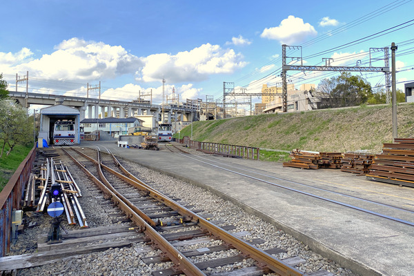 小田急の新百合ヶ丘駅付近にはなぜ広い保線車両の基地があるのか