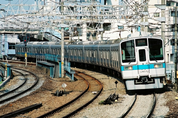 対照的だった小田急2000形とJR東日本209系の同時期登場を振り返る