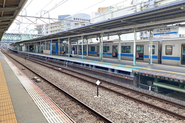 新宿寄りは変化なし 小田急の向ヶ丘遊園駅で進むホームドア設置準備工事の現在