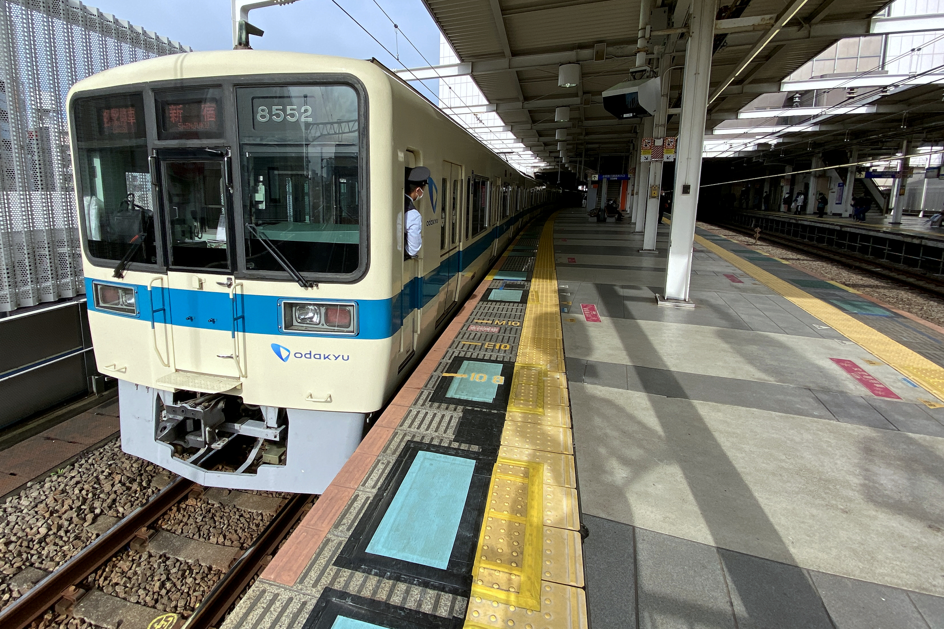 小田急で進むホームドアの設置準備工事 主要駅への設置は今後本格化か Odapedia 小田急のファンブログ
