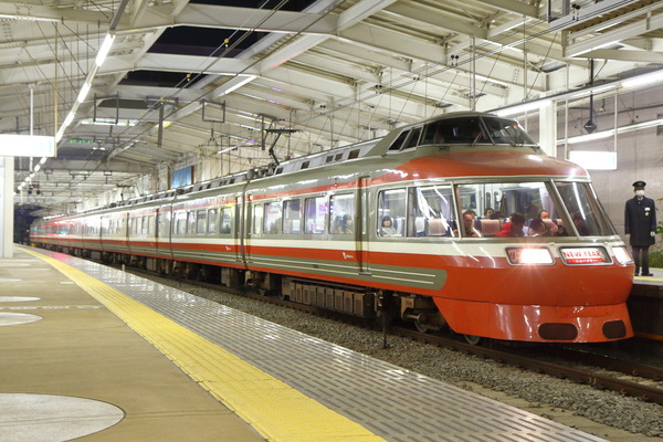 8000形やVSEはどうなるのか 2026年の小田急は車両面でも要注目