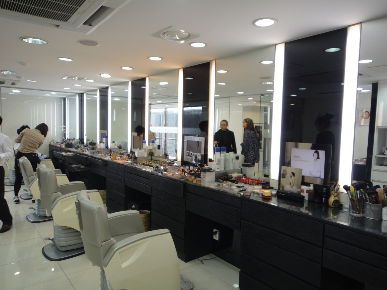 ソウルの美容院視察 アンニョンハセヨ Odd Jobs