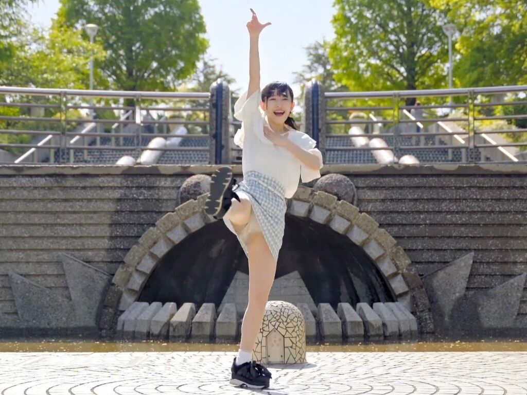 踊ってみた　パンチラ 