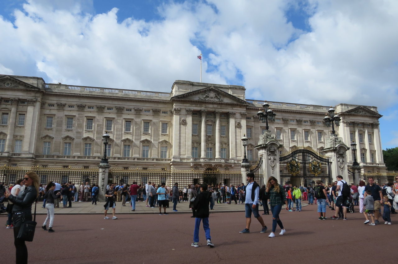 ホースガーズを見学する アラフィフ母の世界に飛び出す 子育て日記と親子海外旅行記 ホースガーズを見学する アラフィフ母の世界に飛び出す 子育て日記と親子海外旅行記