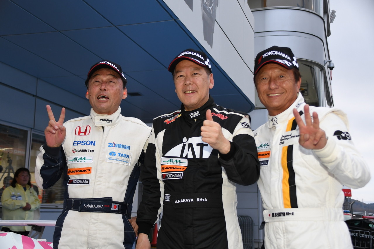 まさかの中谷明彦選手が勝っちゃった Aim Legend Cup 18 オフィス ブルマンの取材日誌 自動車系物書きのクルマとバイクと まさかの中谷明彦選手が勝っちゃった Aim Legend Cup 18 オフィス ブルマンの取材日誌 自動車系物書きのクルマとバイクと