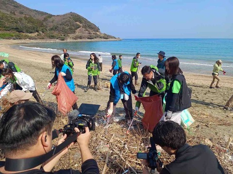 海洋プラスチック漂着ゴミで国際交流⁉︎