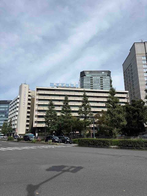 緊張の初会議