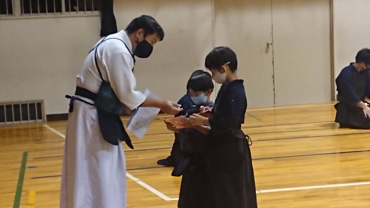 送料無料 剣道防具 紺刺し 紺雲塗胴 鬼雲飾り 樹脂胴 どう 胴