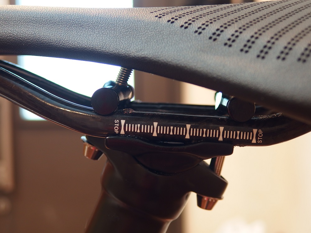 中華カーボンサドル　まとめ売り Yahoo!オークション -「中華カーボン」(サドル) (パーツ)の落札相場