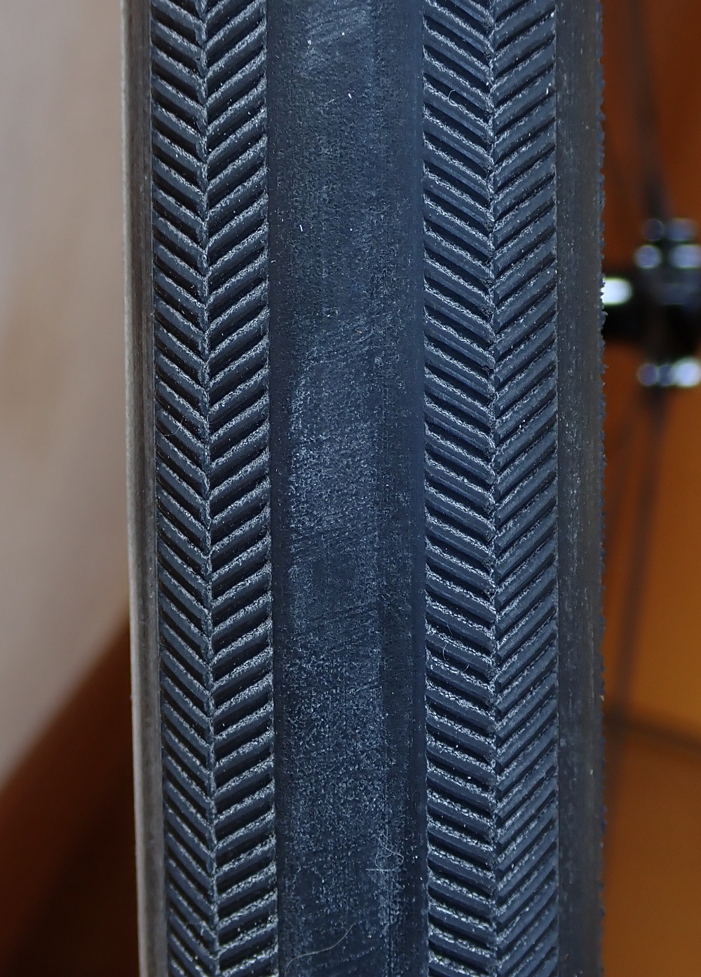 TUFO HI-COMPOSITE CARBON 28mm チューブラータイヤを購入した