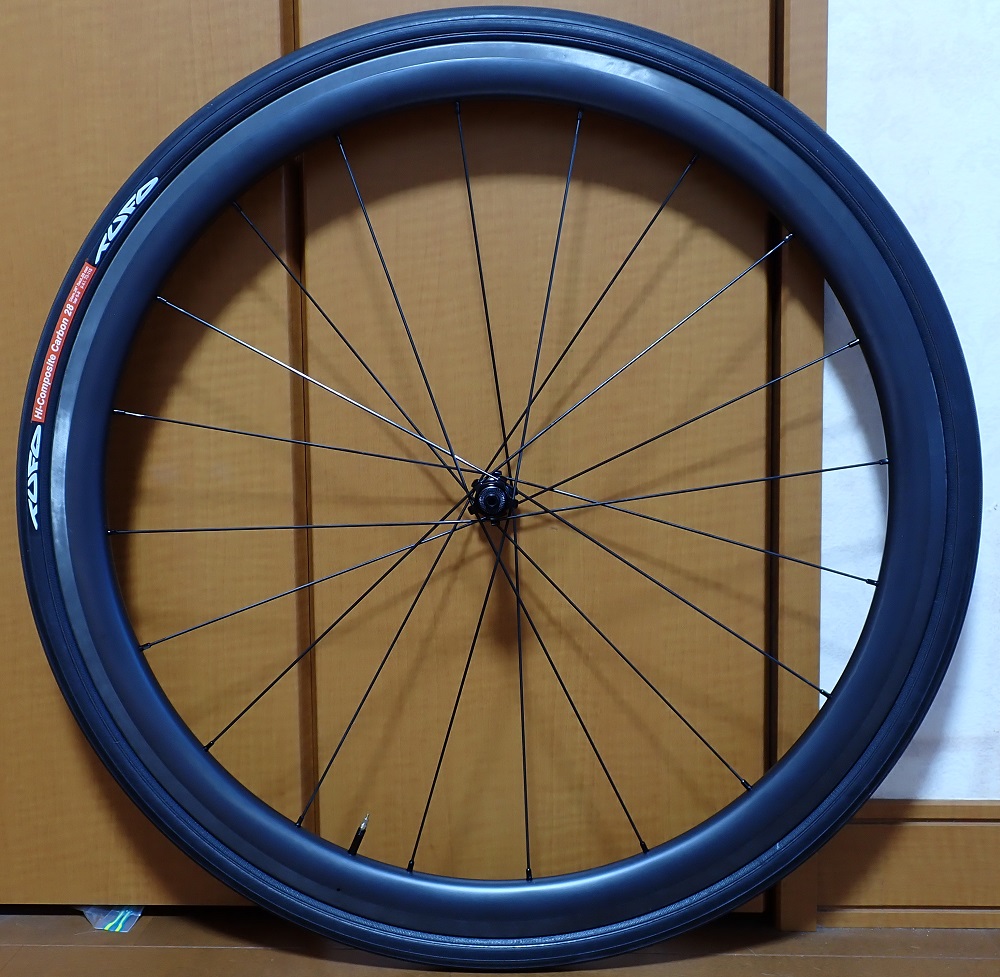 TUFO HI-COMPOSITE CARBON 28mm チューブラータイヤを購入した