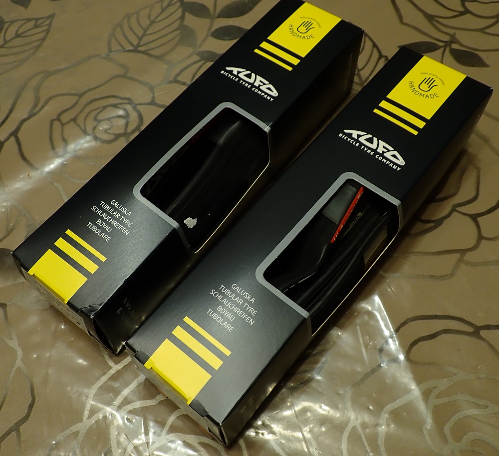TUFO HI-COMPOSITE CARBON 28mm チューブラータイヤを購入した TUFO HI-COMPOSITE CARBON 28mm チューブラータイヤを購入した