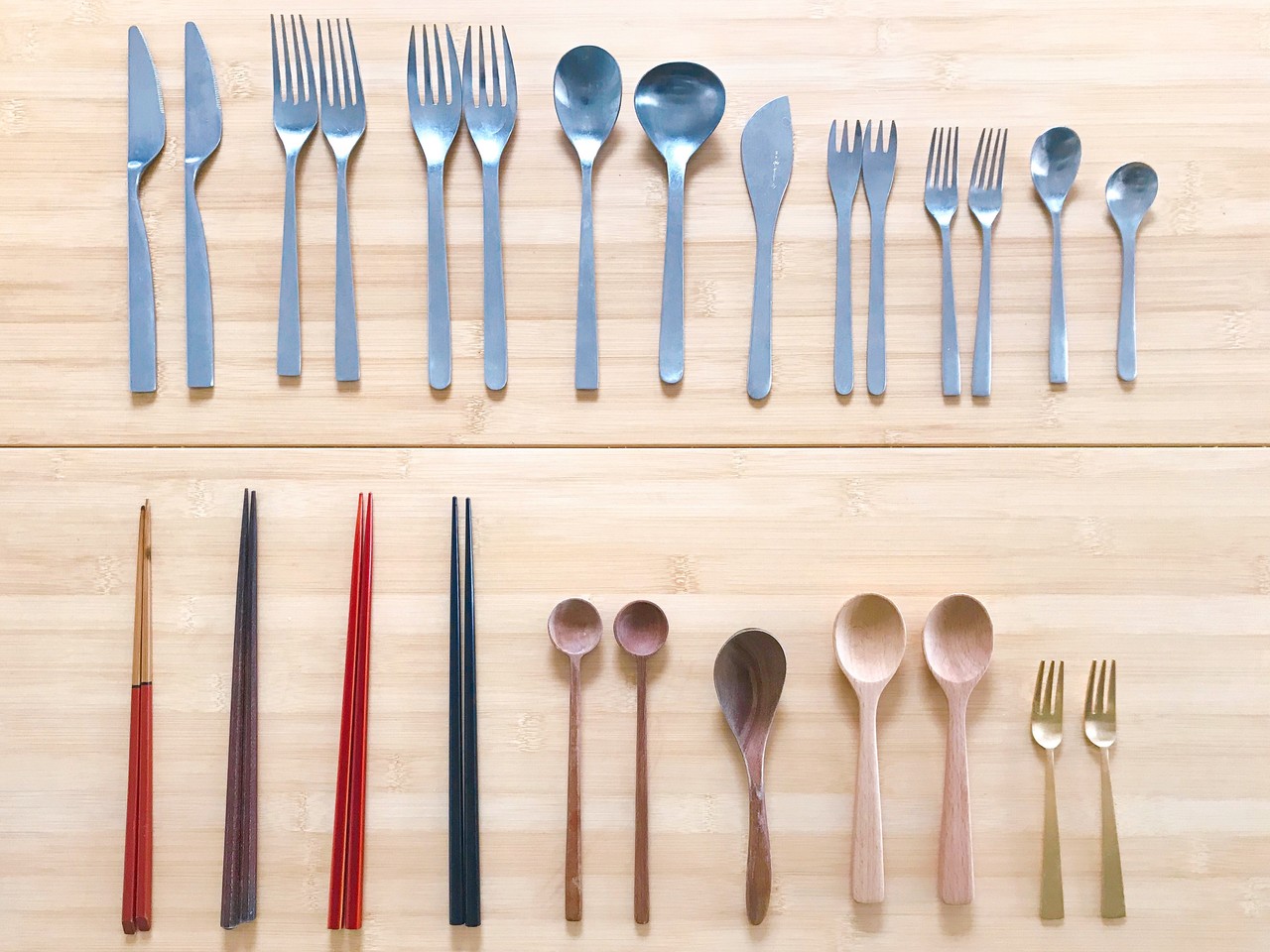 カトラリーを並べて数えてみたら、消耗具合が「見えて」きた