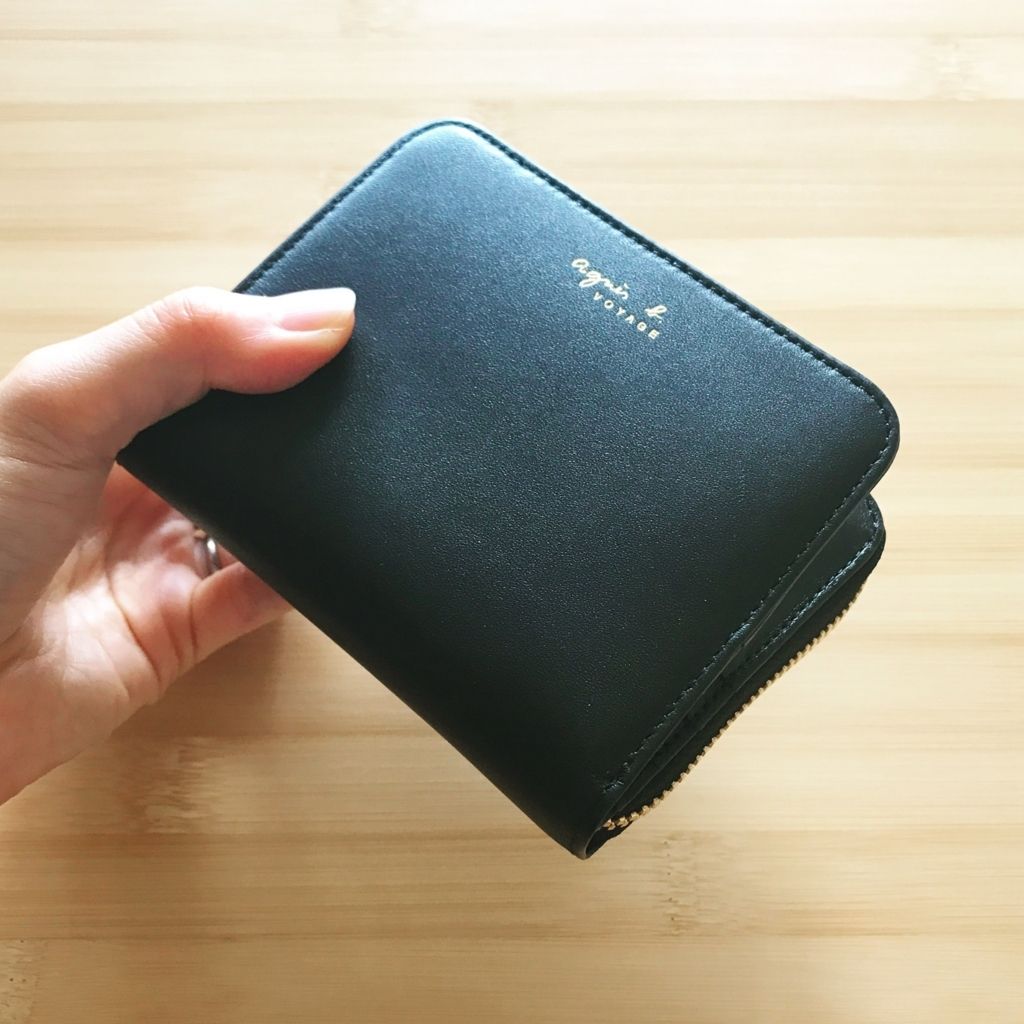 agris. 黒 レザー 二つ折り財布