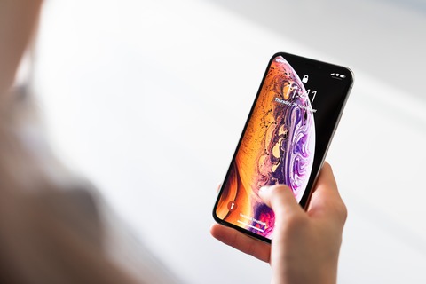 iphone-xs-free-photo-picjumbo-com