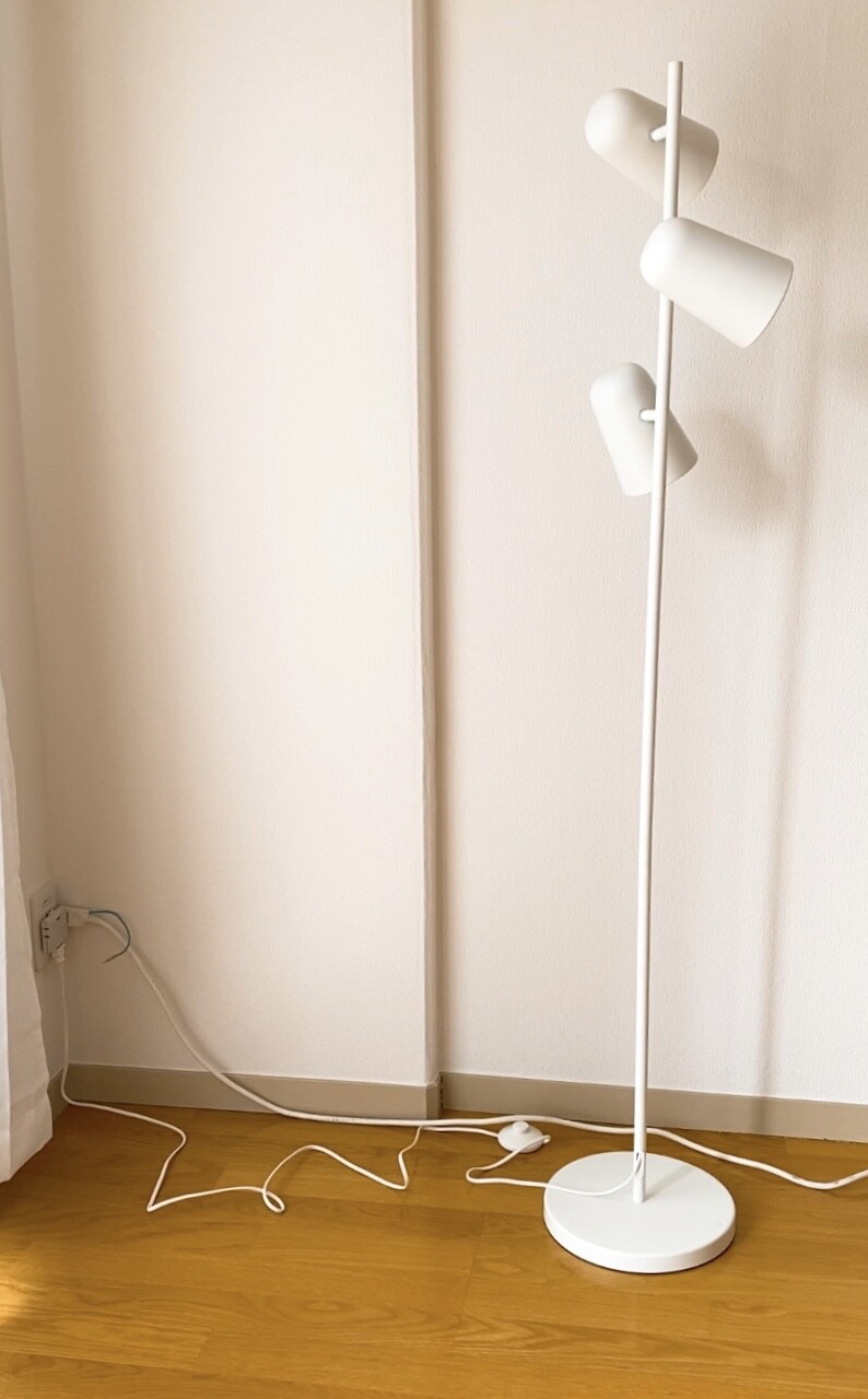 断然ホコリが溜まりにくくなった 配線コードをカバーするこれ おすすめ ミニマリスト日和 Powered By ライブドアブログ 断然ホコリが溜まりにくくなった 配線コードをカバーするこれ おすすめ ミニマリスト日和 Powered By ライブドアブログ