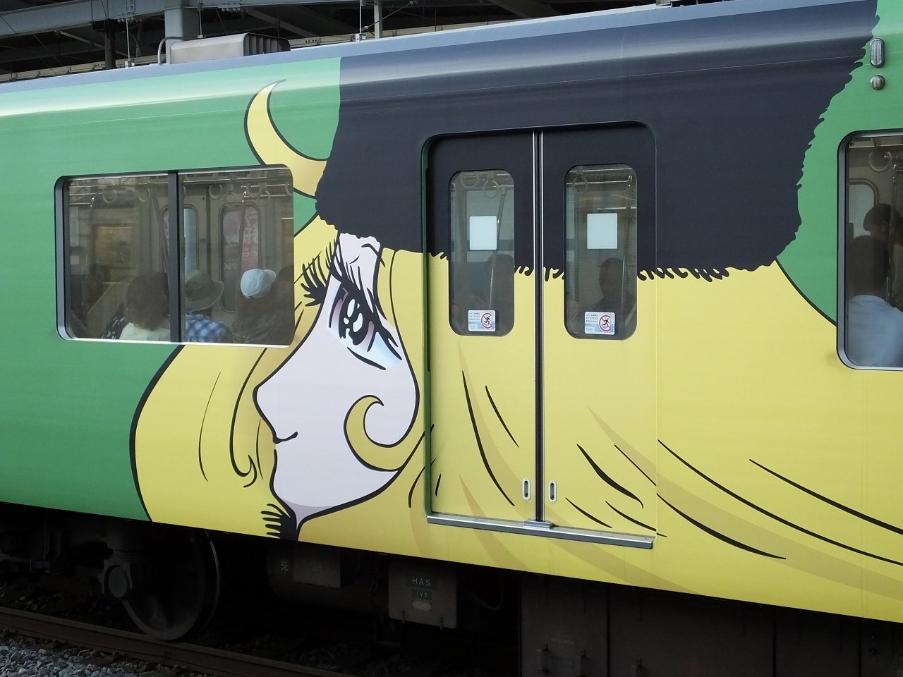 西武鉄道 3000系「銀河鉄道999デザイン電車」に出逢う♪ : 温泉 西武鉄道 3000系「銀河鉄道999デザイン電車」に出逢う♪ : 温泉