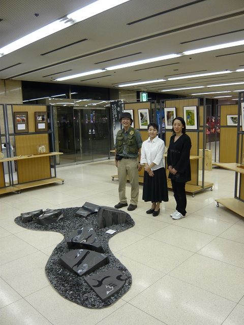 作品と人とのコラボ(展示会場)