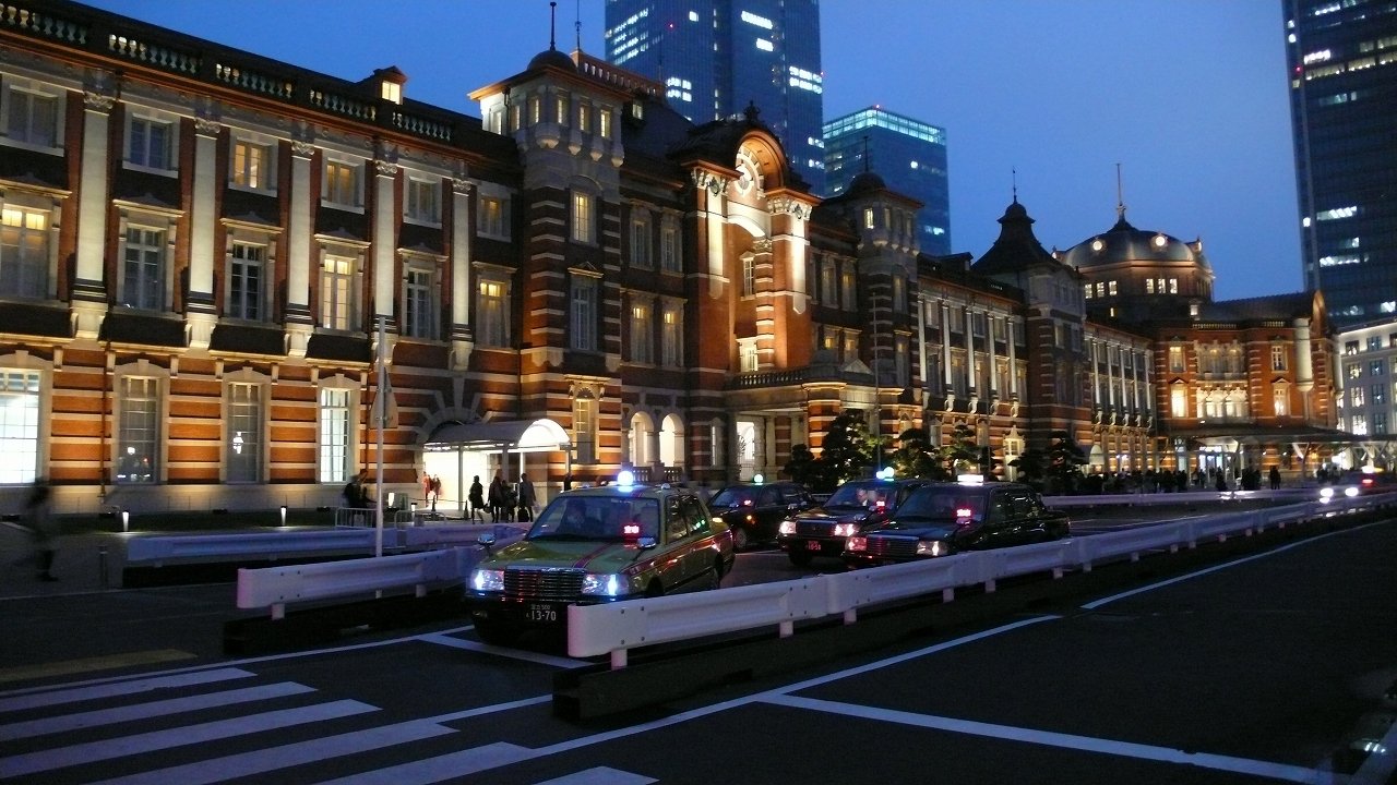 東京駅を鳥瞰する : 温泉人(おふろうど)ライフ