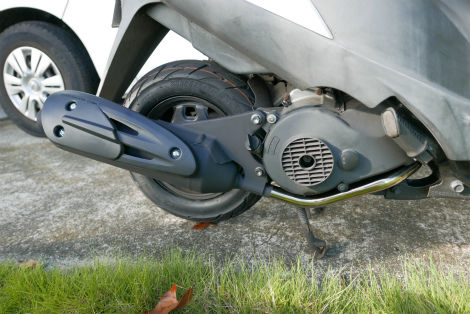 アドレスV125(K9)のマフラーを武川のサイレントマフラーに アドレスV125(K9)のマフラーを武川のサイレントマフラーに