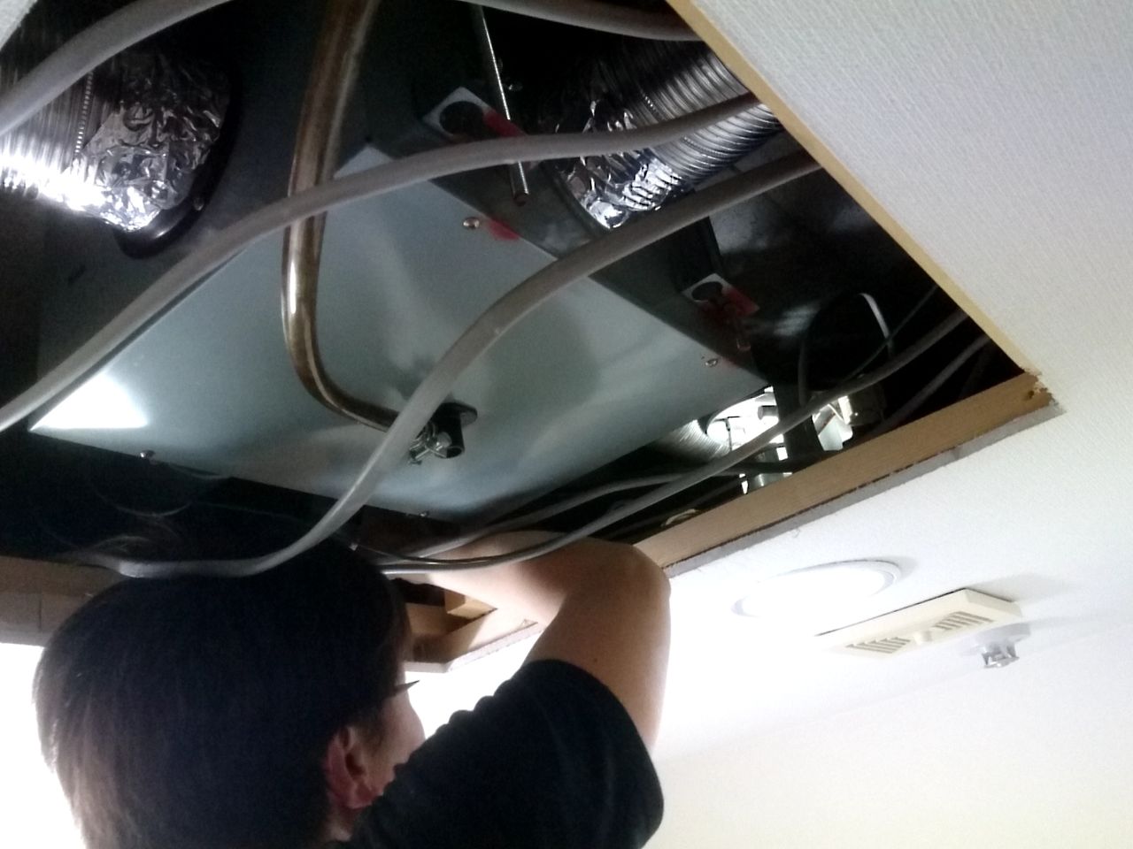 ジャンク品 三菱電機 V-18ZMC6 24時間換気機能付換気扇 ダクト用換気扇