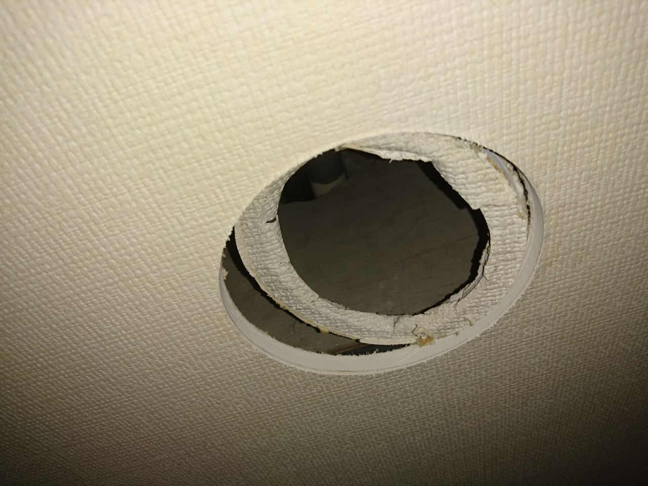 ダウンライトパイアップ工事 未来工業 パイアップ治具 東京都世田谷区 小川冷熱の工事ブログ