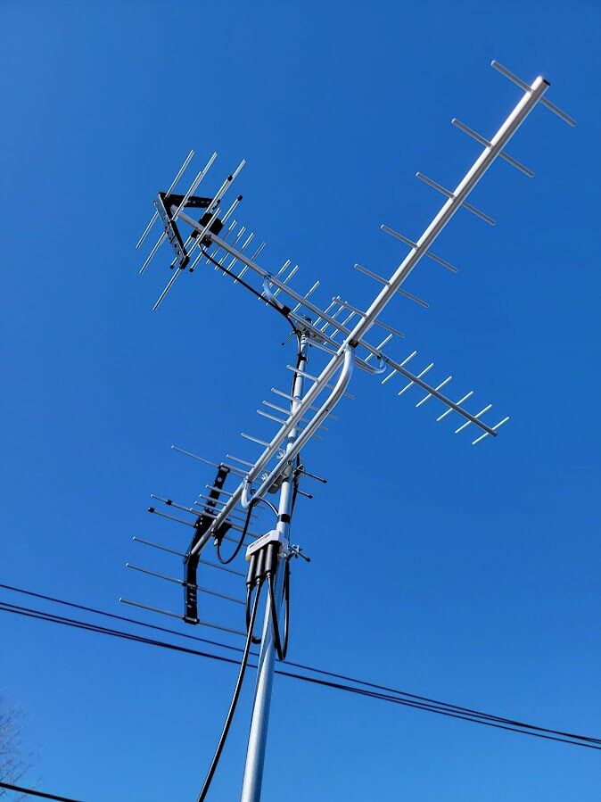 ☆UHF混合工事 UHF+UHF/BS・CSアンテナ取付け工事 東京都練馬区☆ : 小川冷熱の工事ブログ