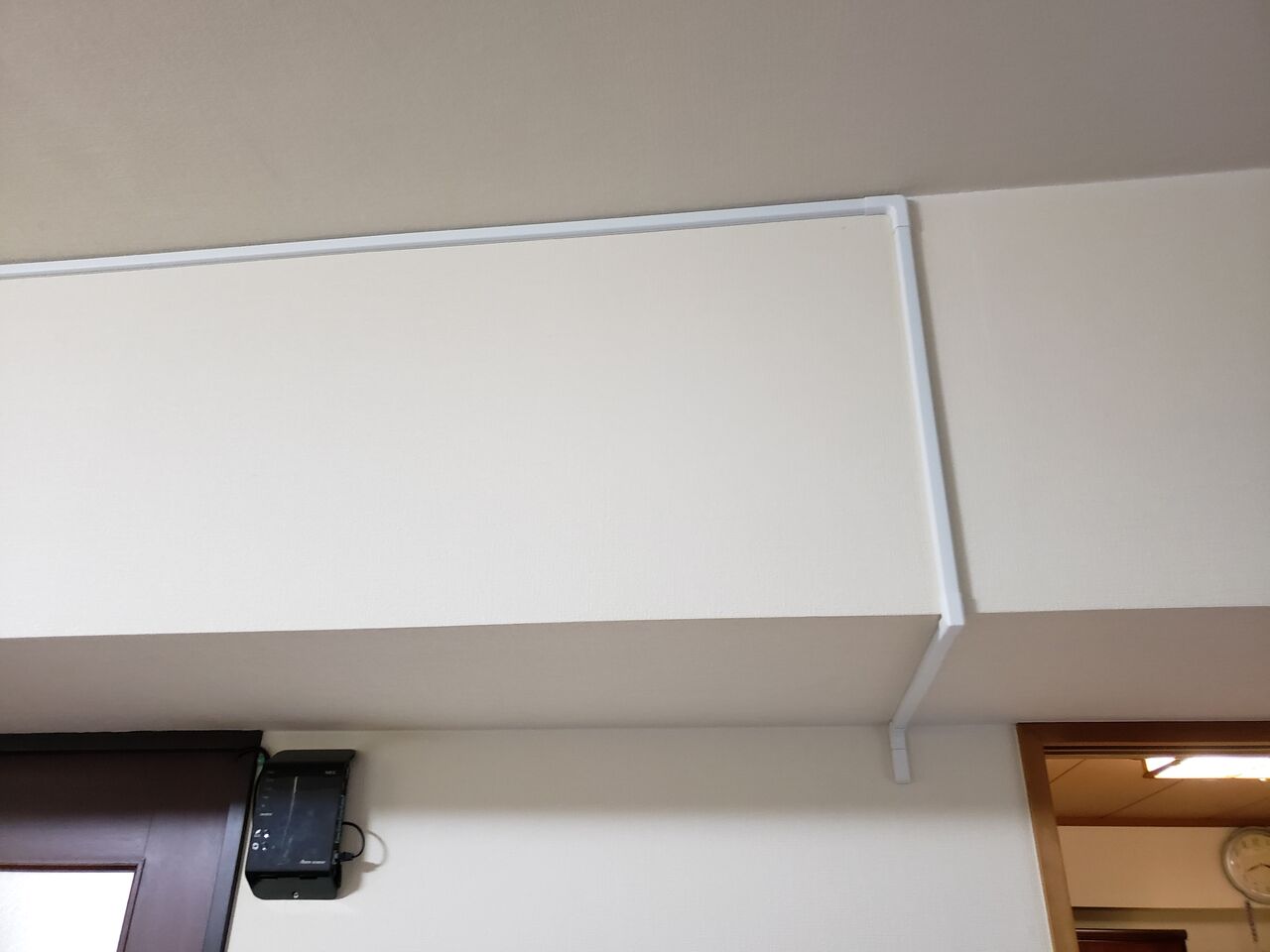 エアコン用 専用回路工事 露出配線 モール仕上げ 東京都板橋区 小川冷熱の工事ブログ