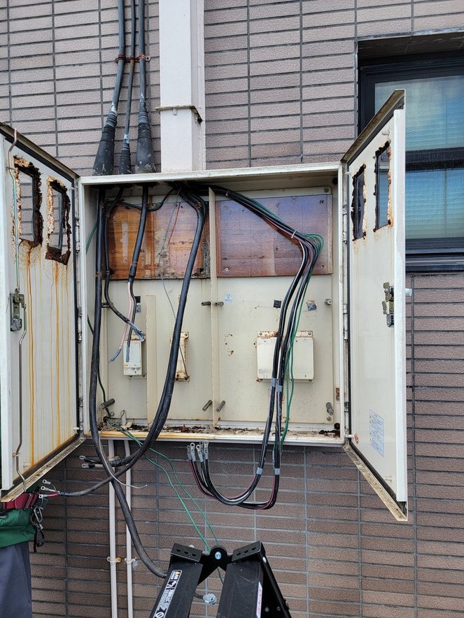 NT110505　未使用　河村電器　引込計器　盤用キャビネット　MI100P