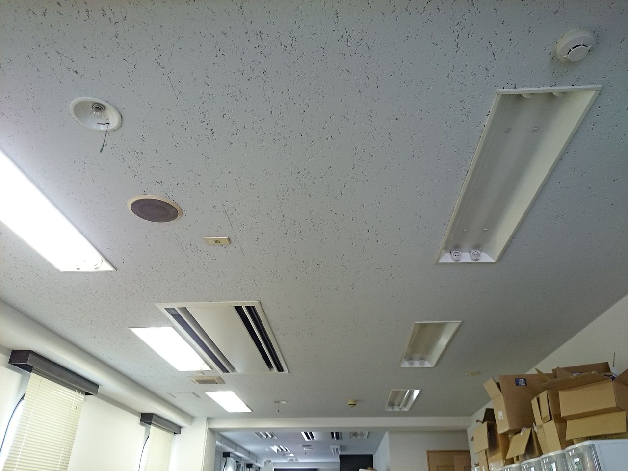 オフィス埋込み型照明リニューアル工事 パナソニックxf329ba 東京都台東区 小川冷熱の工事ブログ オフィス埋込み型照明リニューアル工事 パナソニックxf329ba 東京都台東区 小川冷熱の工事ブログ