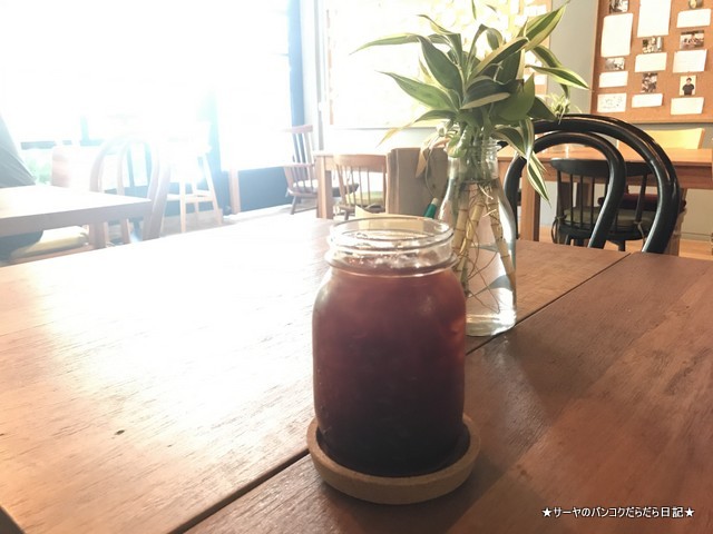 Steps with Theera ekkamai エカマイ カフェ バンコク (6)