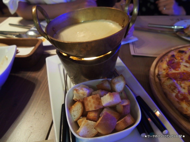 Zaks Wine Pub bangkok Italian Pizza イタリアン ナナ