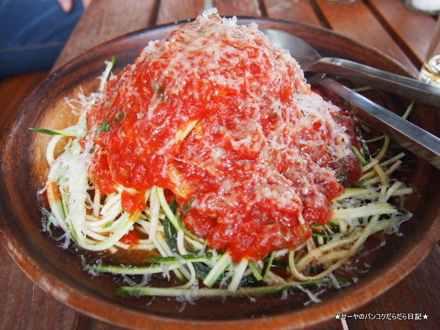 バンコク ドッグラン The Barkyard BKK Sukhumvit