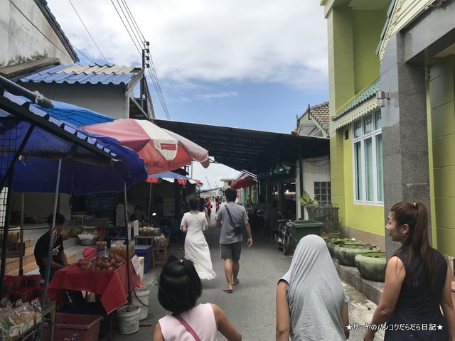 WangMook Seafood 海に面しているレストラン (3)