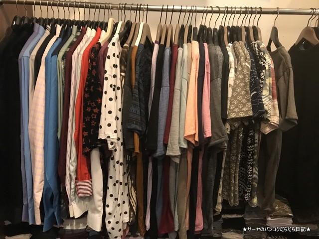 OUKY Vintage バンコク 土産 必須 T-Shirts (1)