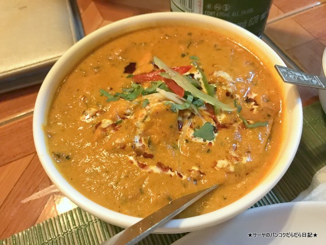 Indian Bangkok Spice by Nature Ekkamai チキンティッカカレー