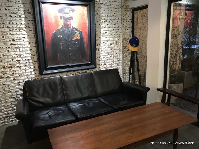 Hello stranger cafe Sukhumvit 26 店内