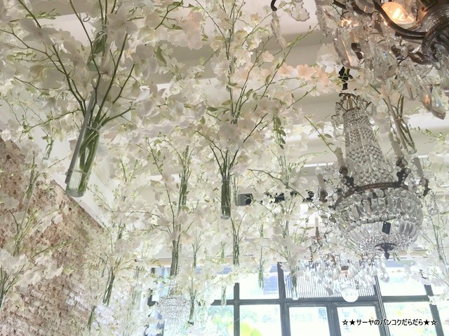 Floral Cafe by Napasorn 花 フラワーカフェ バンコク (6)