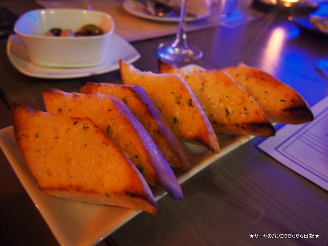 Zaks Wine Pub bangkok Italian Pizza イタリアン ナナ