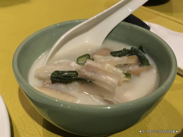 The Sixteen Bites & Wine Bar アソーク タイ料理 (2)